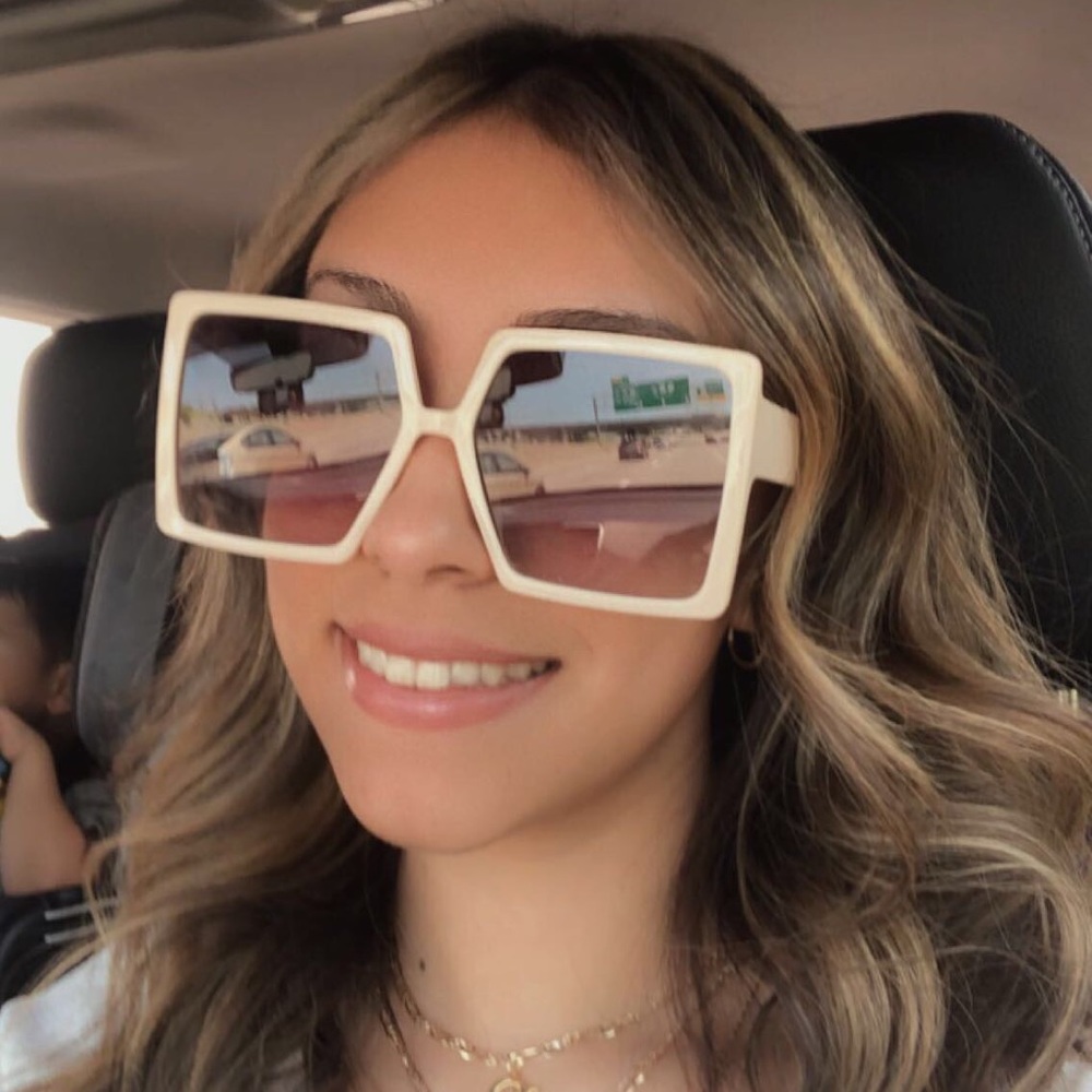 Meet your Posher, Nya